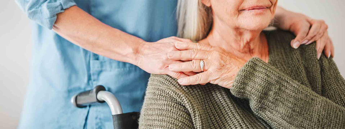 Comment aider un parent âgé qui refuse de l'aide ? Guide aidant