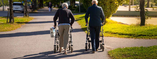 Marcher avec un déambulateur : la technique pas à pas