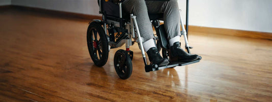 Rollator fauteuil roulant 2 en 1 : pour qui, quelles limites