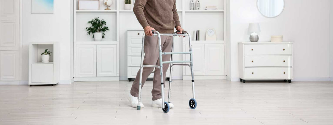 Régler la hauteur d'un déambulateur : méthode en 3 étapes
